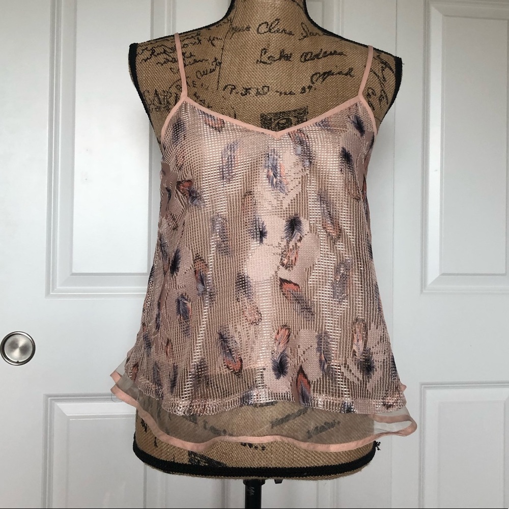 Like new feather patterned tank top